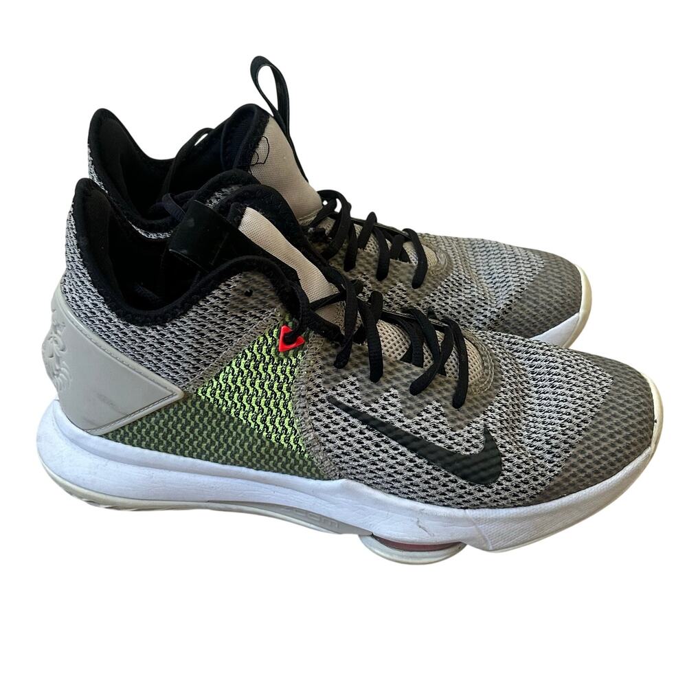 Nike LeBron Witness 4 String Volt Size 9.5